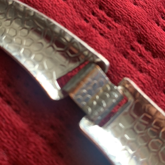 Silver Polished Collar Neckpiece - Picture 8 of 10